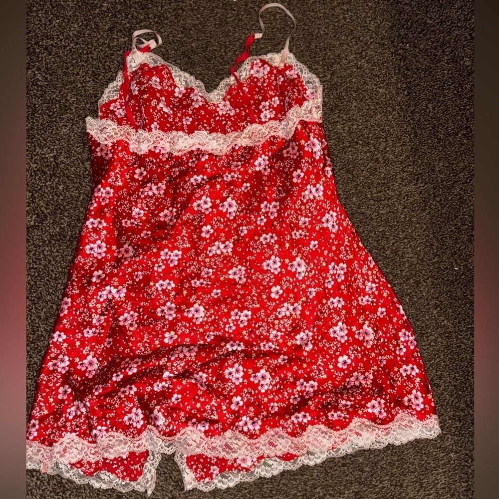 Floral Lace Trim Victoria Secret Slip - Picture 4 of 7